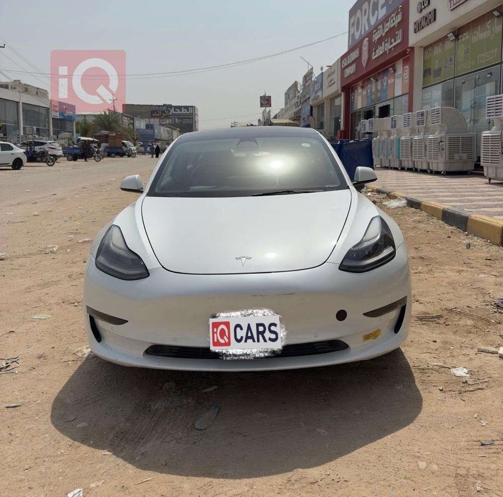 تسلا موديل 3